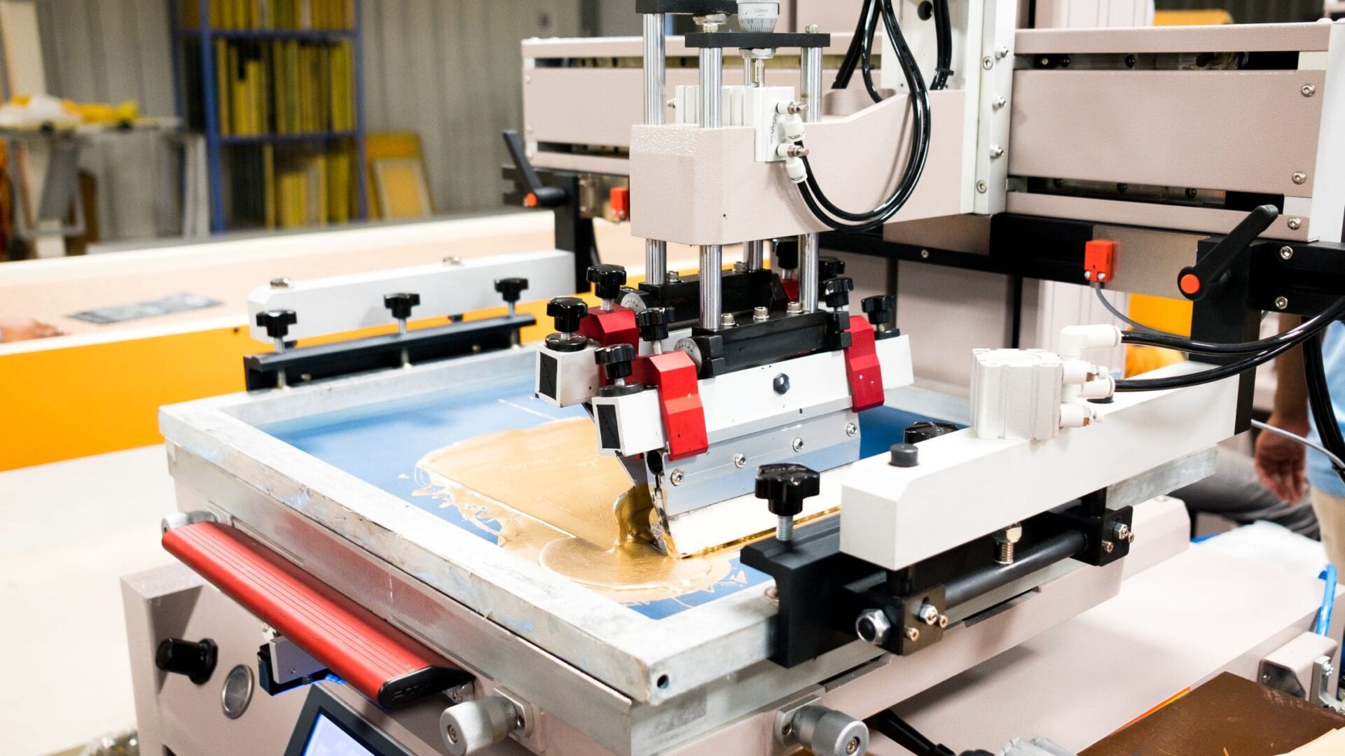 What are the Key Manufacturing Hubs and Industries in Pakistan
